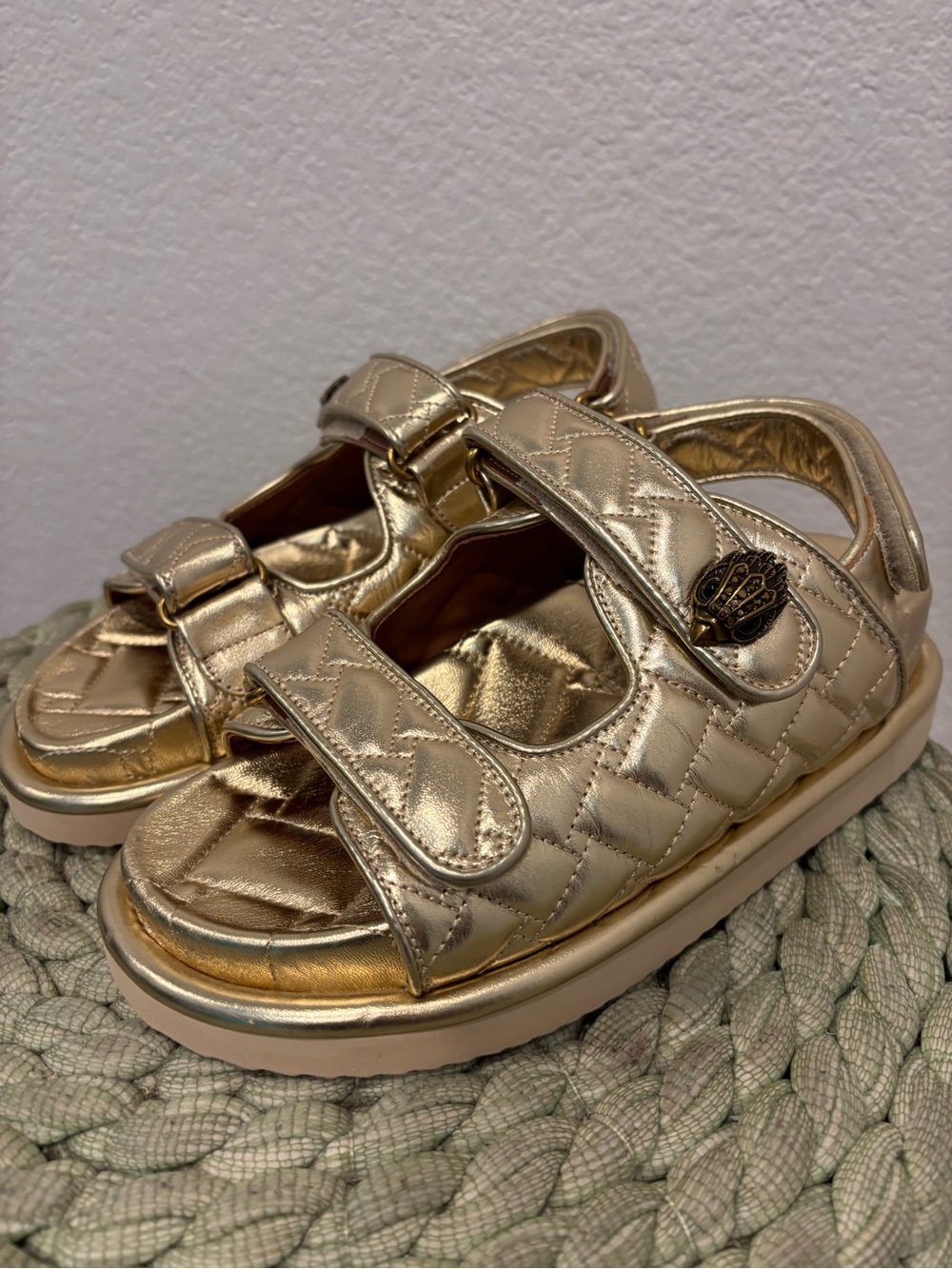 NEW Kurt Geiger Women's Orson Quilted Metallic Gold Flat Platform Sandals - Picture 2 of 12